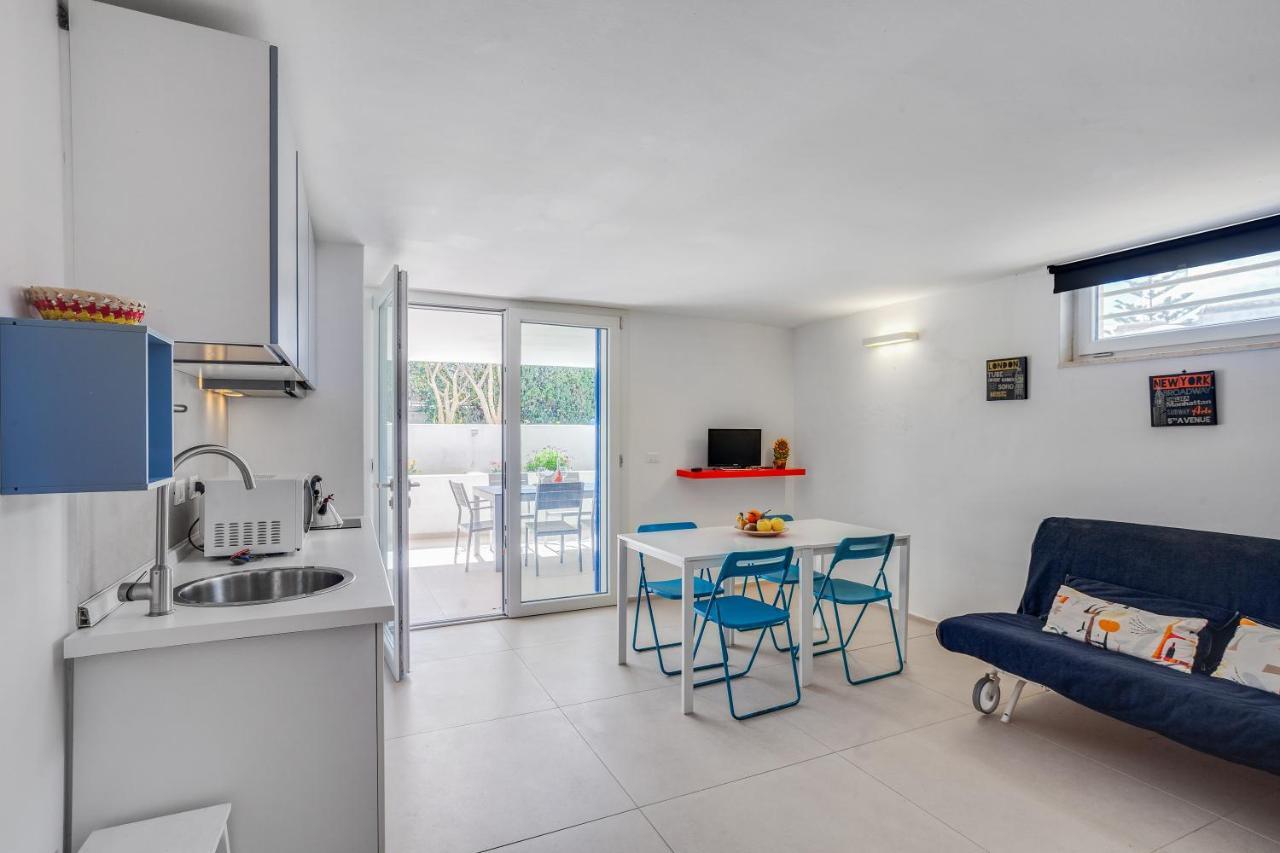 Casalmare Apartments One Step From The Sea Mola di Bari Exterior foto